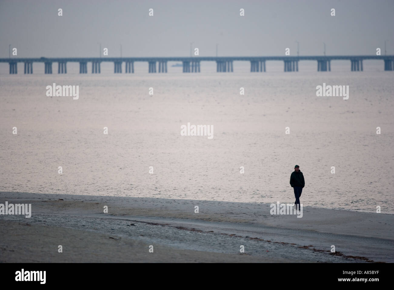 Chesapeake Bay Bridge Tunnel al crepuscolo Virginia Beach VA Foto Stock