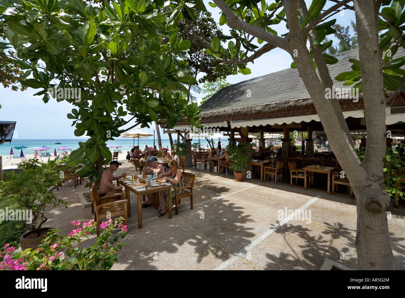 Il ristorante sul fronte spiaggia e Snack Bar, Kathathani Beach Resort Phuket ,Thailandia Foto Stock