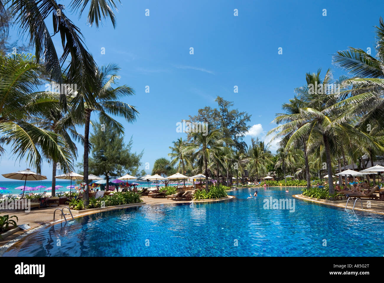 Piscina presso il Kathathani Beach Resort Phuket, Tailandia Foto Stock