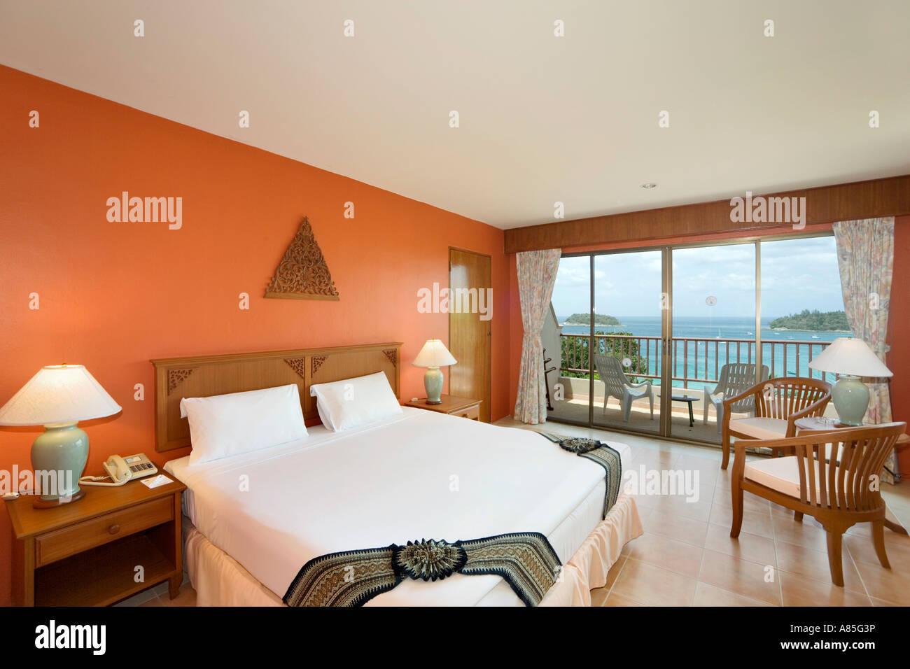 Standard Hotel Room al Tropical Garden Resort, Phuket, Tailandia Foto Stock