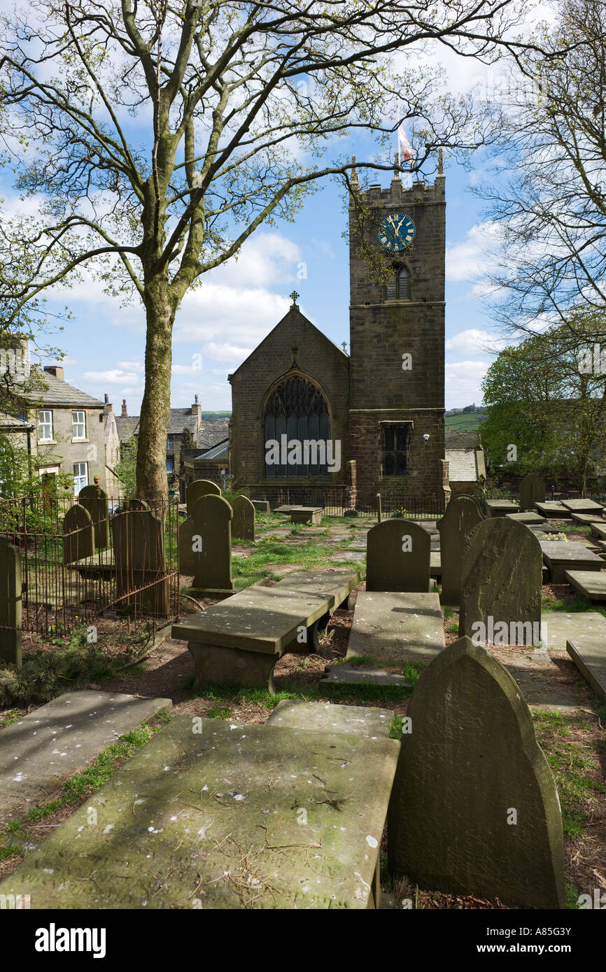 Chiesa e cimitero vicino Bronte Parsonage Museum, Haworth, West Yorkshire, Inghilterra, Regno Unito Foto Stock