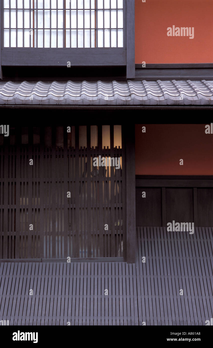 Una facciata dettaglio di Kyoto più famose geisha tea house noto come Ichirikiya si trova nel quartiere di Gion Foto Stock