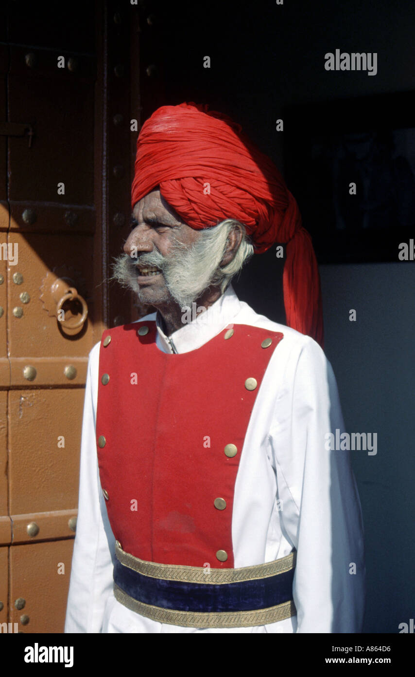 Rosso portiere turbanned City Museum India Foto Stock