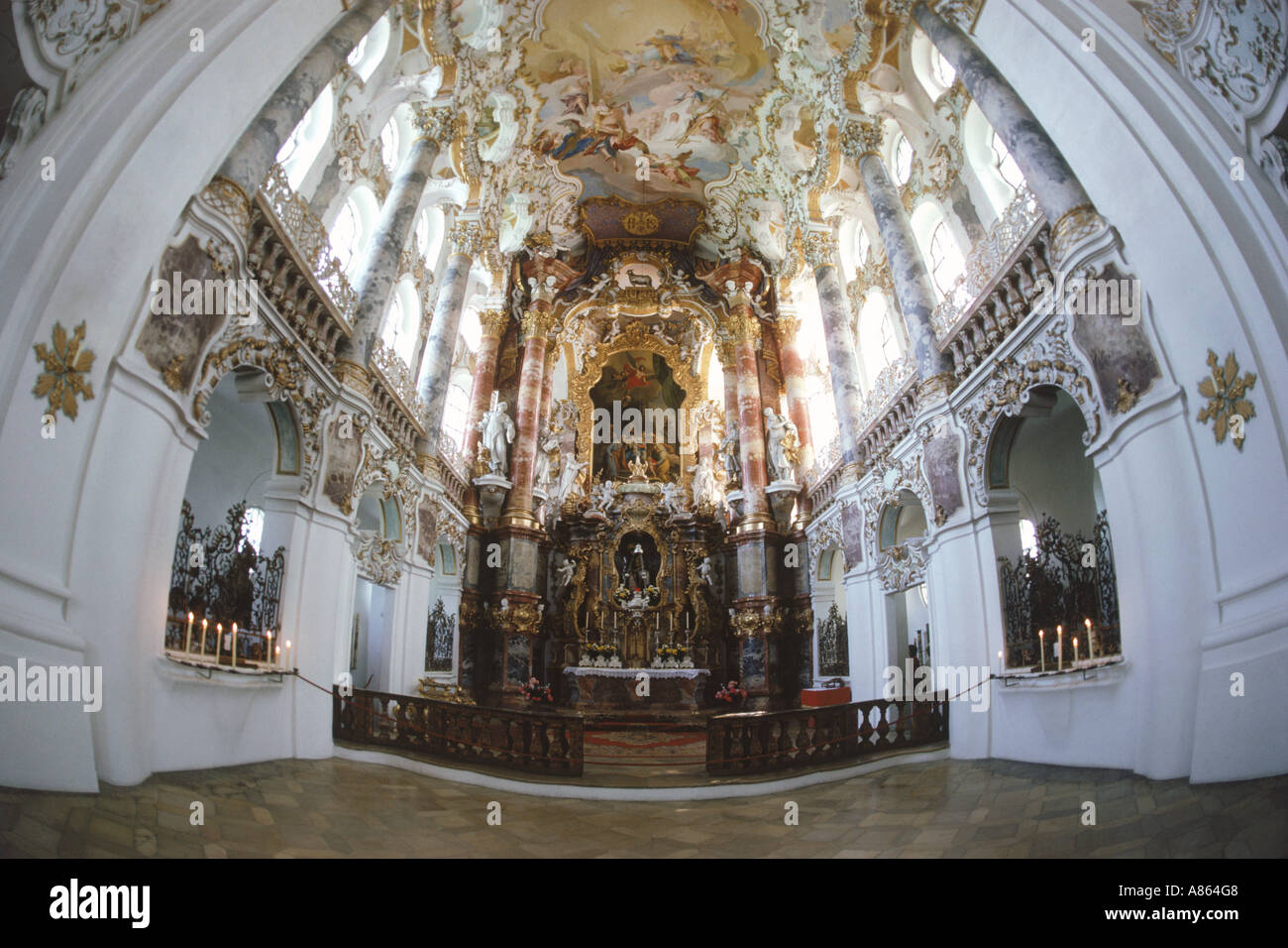 Interni ornati di Weis chiesa vicino a Monaco di Baviera, Germania Foto Stock