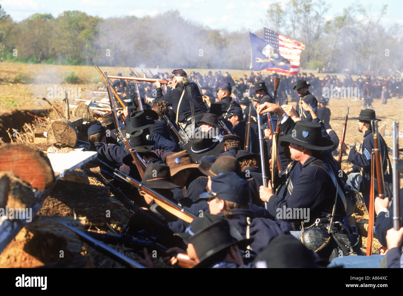 Reinactment di guerra civile battaglia tra Unione Esercito e esercito confederato a Franklin, Tenneessee USA Foto Stock
