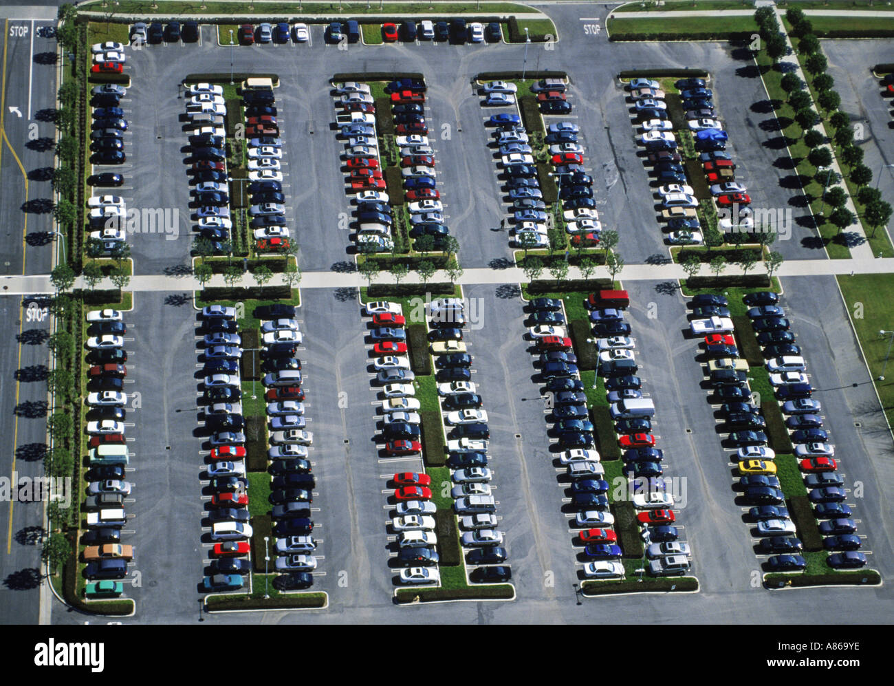 Vista aerea del parcheggio all'aperto nella California del Sud Foto Stock