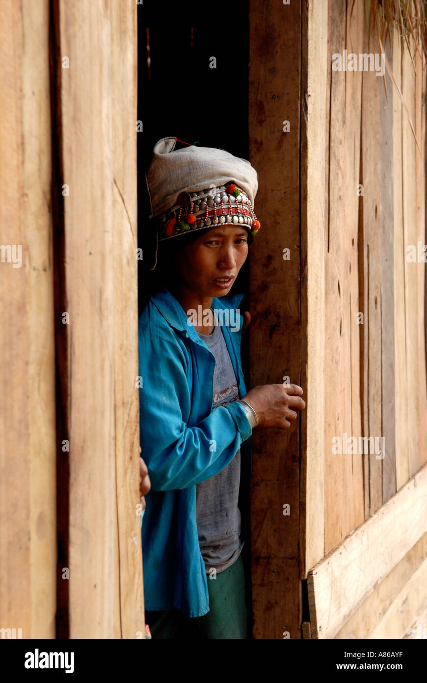 Donna Akha in porta Luang Nam Tha provincia nord del Laos Foto Stock