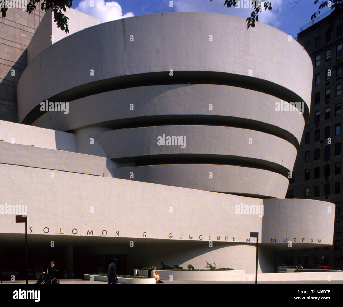 Stati Uniti New York Manhattan Museo Guggenheim curve curva di Frank Lloyd Wright Foto Stock