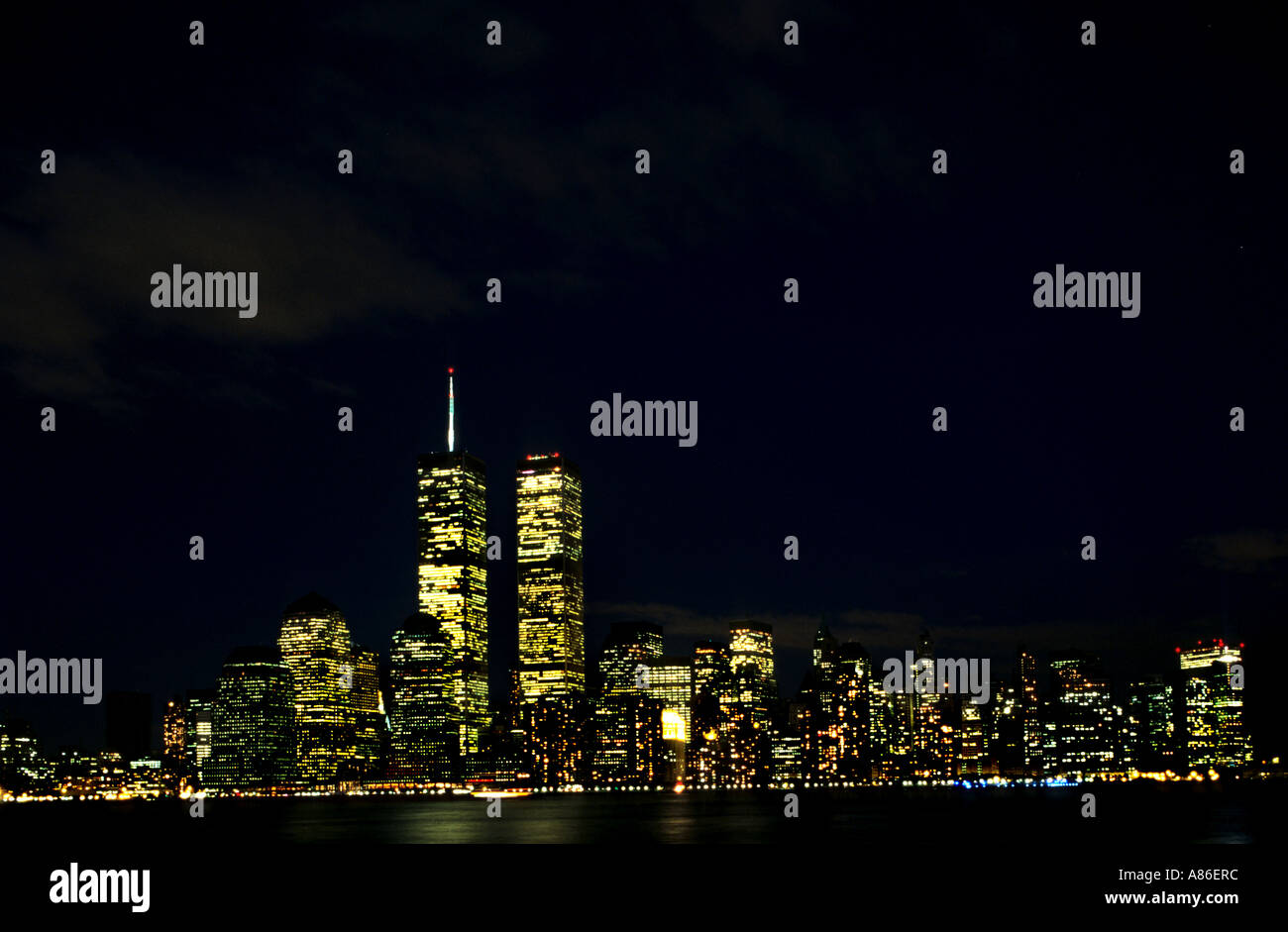 New York Manhattan Sky Line di sera al tramonto Hudson Foto Stock