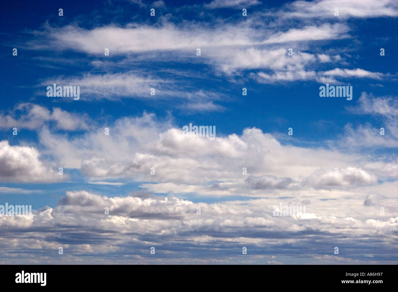 Nuvole sopra il deserto del Nuovo Messico Foto Stock