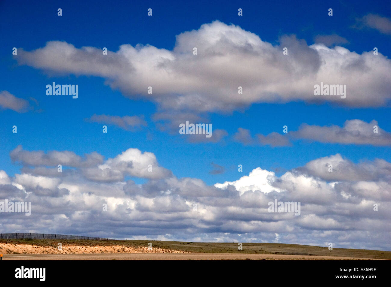 Nuvole sopra il deserto del Nuovo Messico Foto Stock