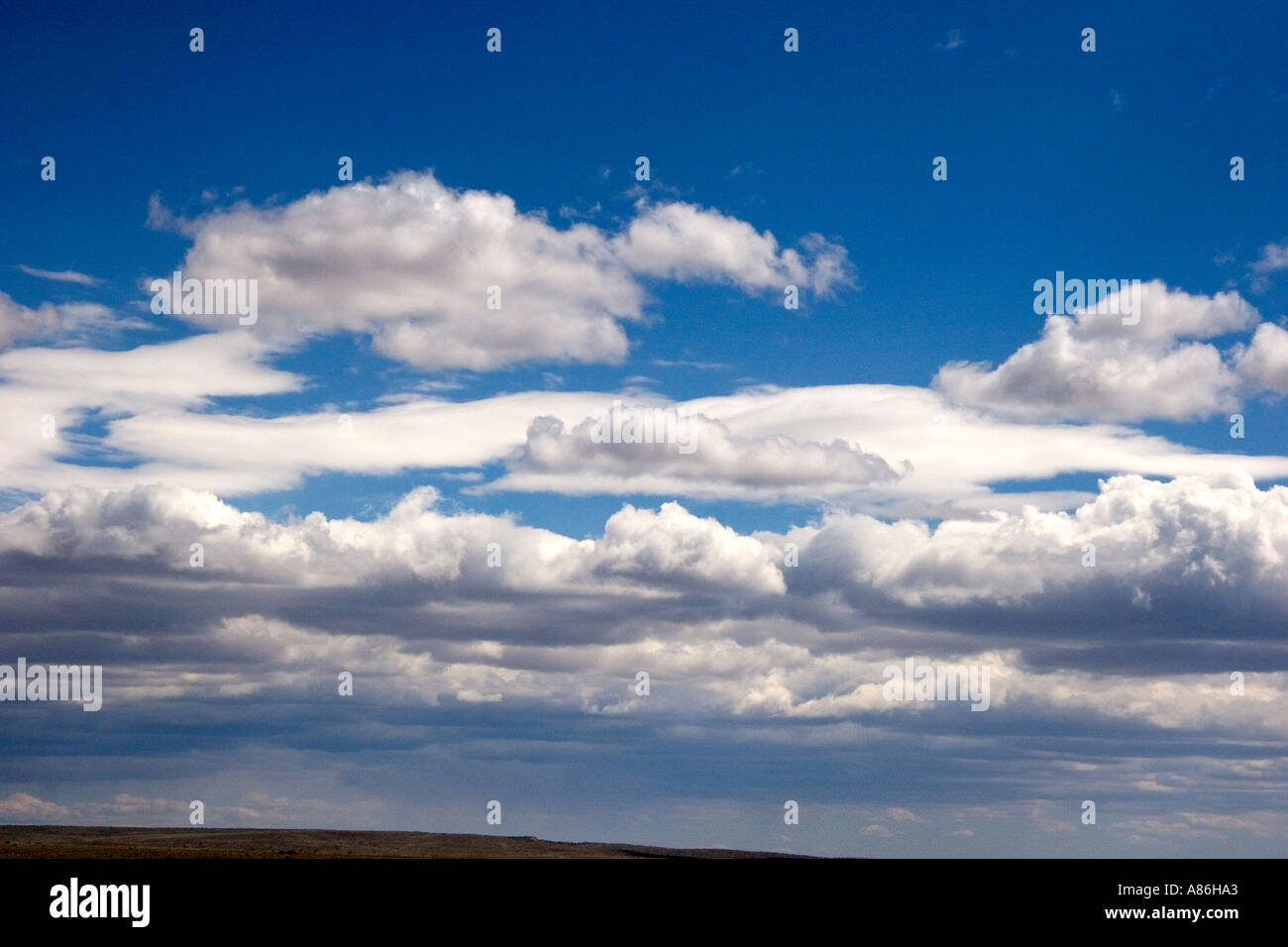 Nuvole sopra il deserto del Nuovo Messico Foto Stock