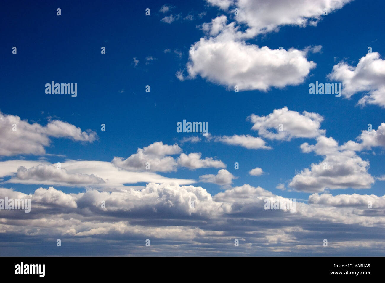 Nuvole sopra il deserto del Nuovo Messico Foto Stock