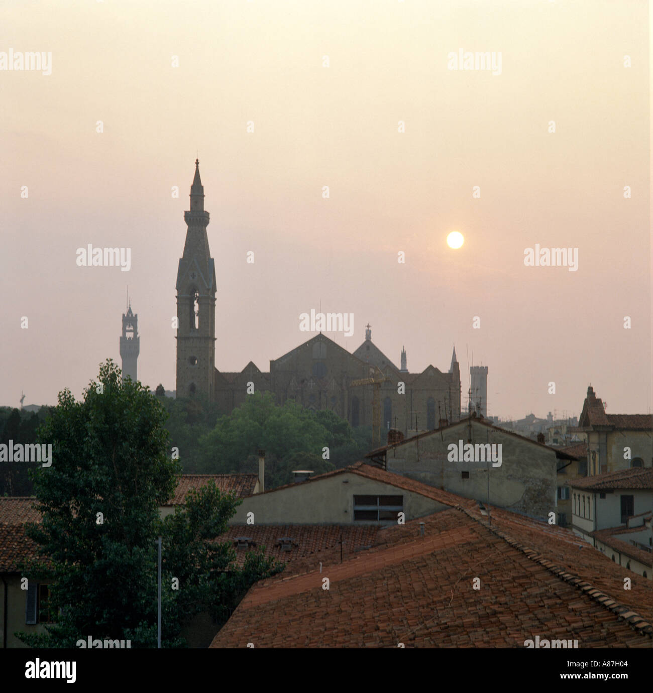 Vista sui tetti al tramonto, Firenze, Toscana, Italia Foto Stock