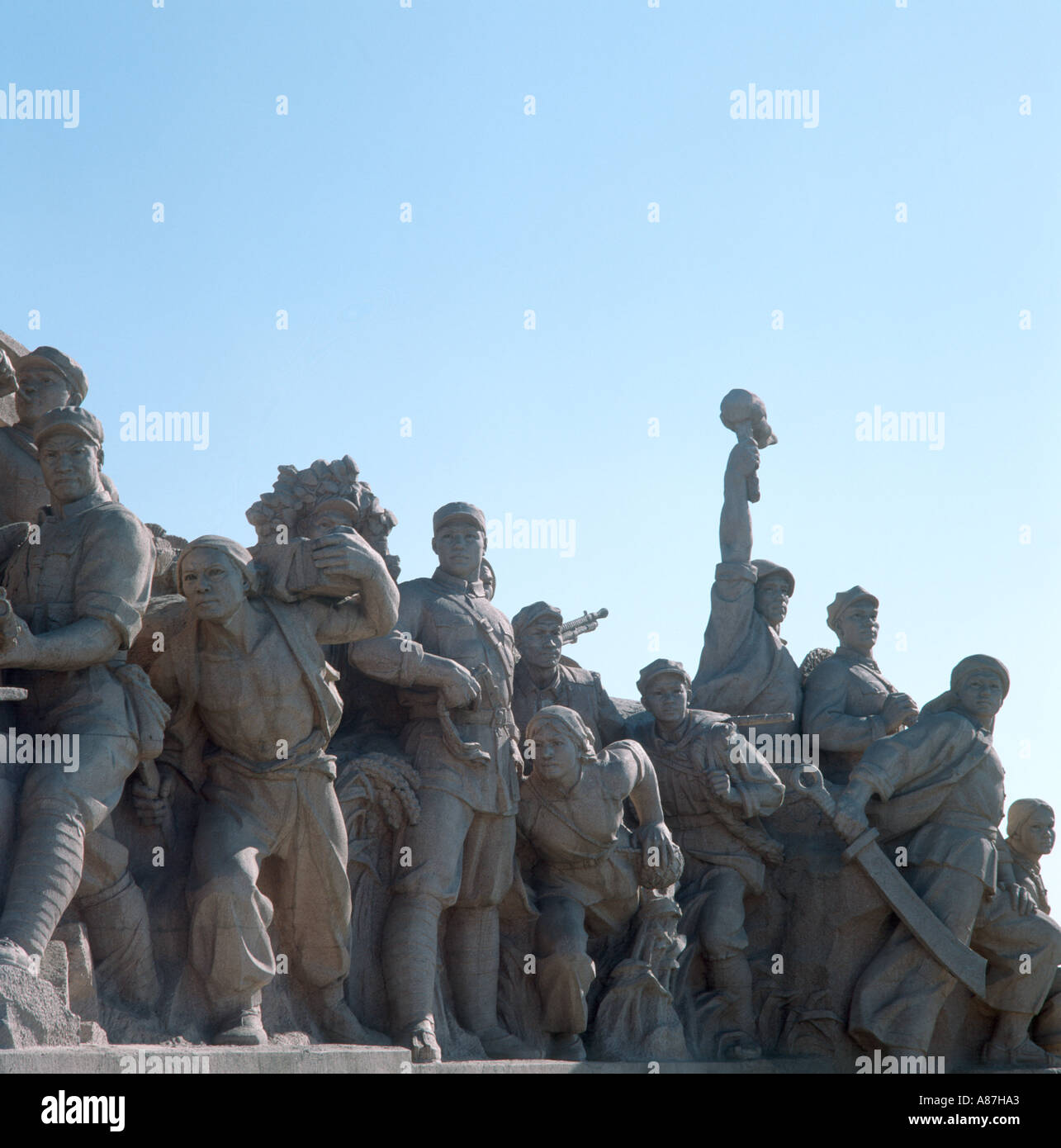 Statue davanti di Mao Memorial Hall di Piazza Tiananmen, Pechino, Cina Foto Stock