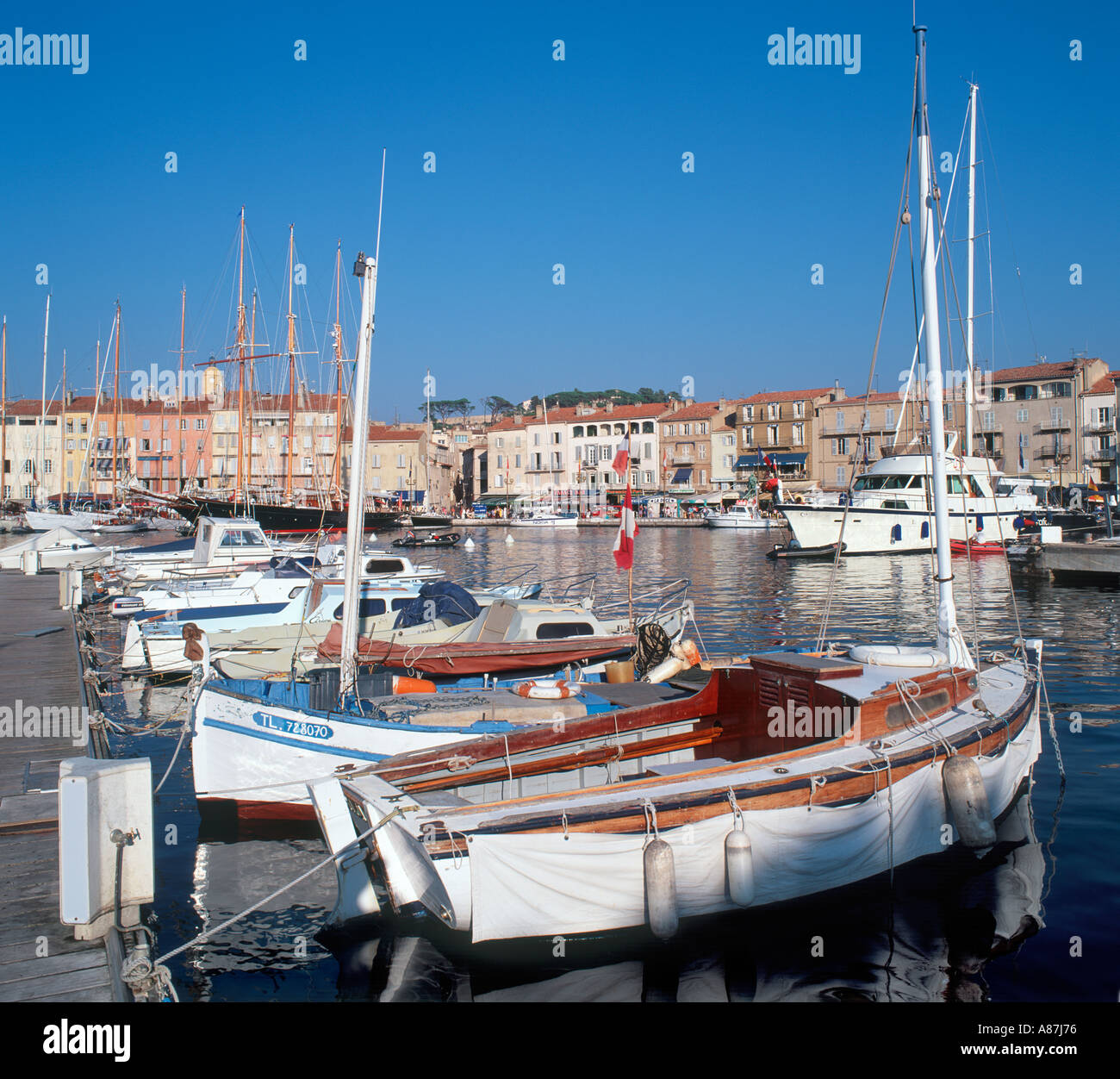 Inizio serata nel vecchio porto, St Tropez ,Costa Azzurra, Francia Foto Stock