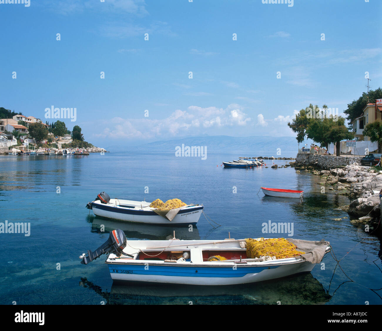 Kassiopi Harbour, Costa Nord Est di Corfù (Corfu, Isole Ionie, Grecia Foto Stock