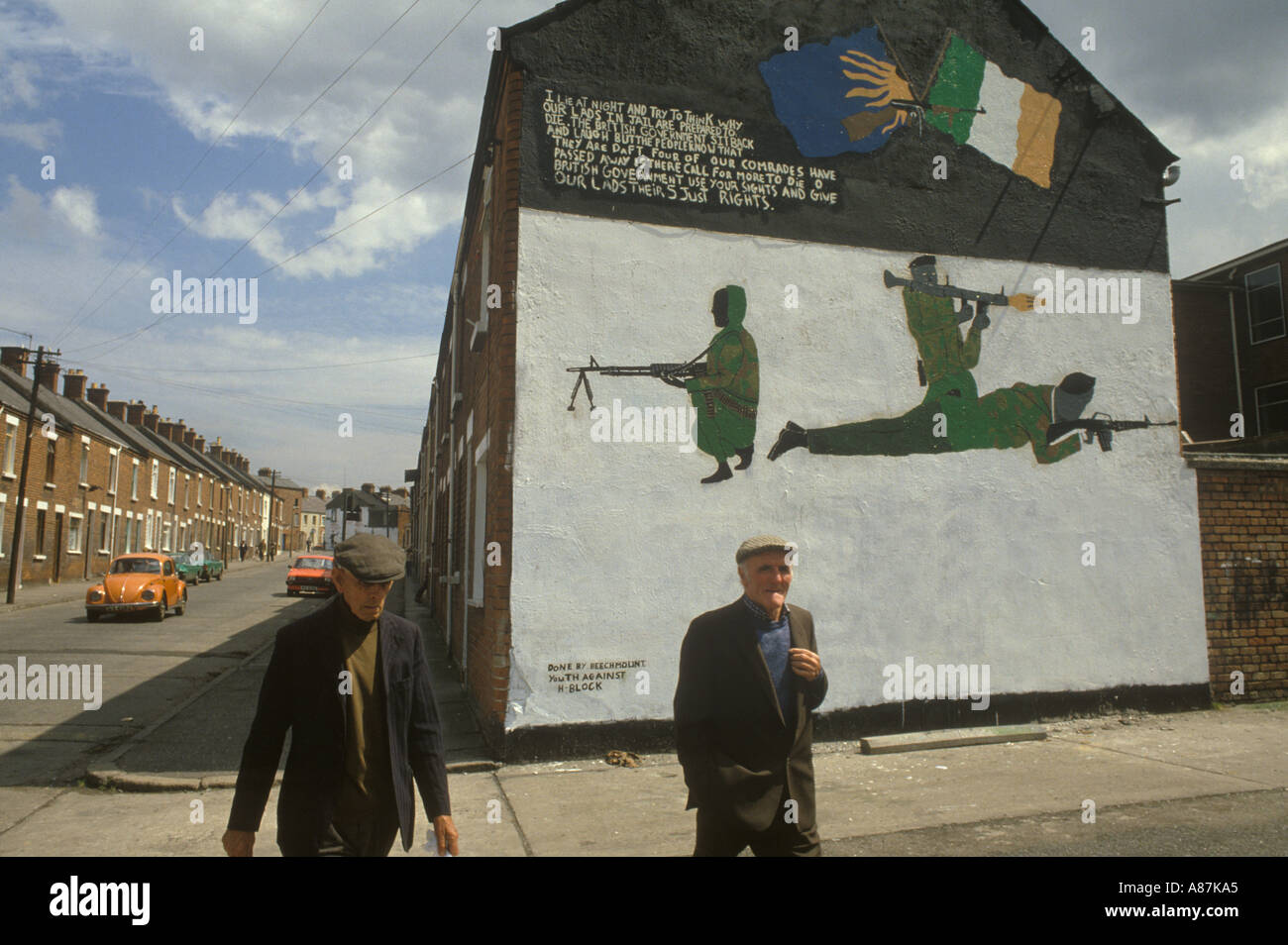 I guai di un politico di ira pittura murale Belfast Irlanda del Nord Regno Unito vita quotidiana scena di strada 1981 anni ottanta HOMER SYKES Foto Stock