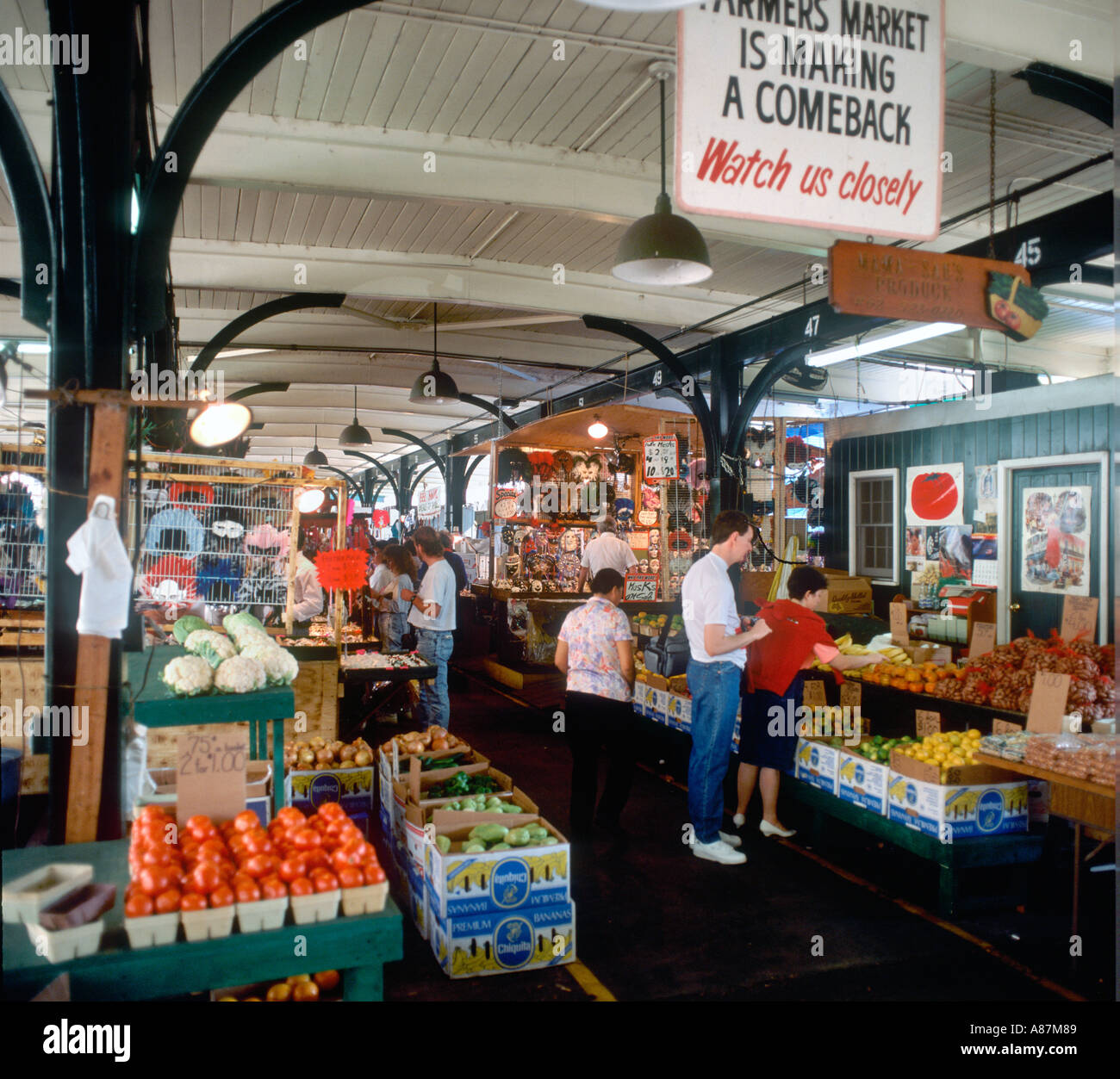Interno del vecchio mercato francese nel 1989 (pre uragano Katrina), il quartiere francese, New Orleans, Louisiana Foto Stock