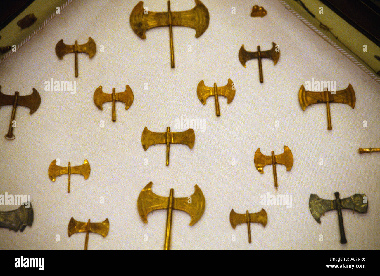 Creta Grecia Iraklion Museum Minoan doppie testine di Ax Foto Stock