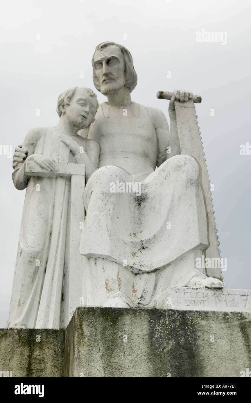 Pietra Bianca statua di San Giuseppe ingegno Cristo bambino vicino a Cattedrale Di Puck Pomorskie Polonia Foto Stock