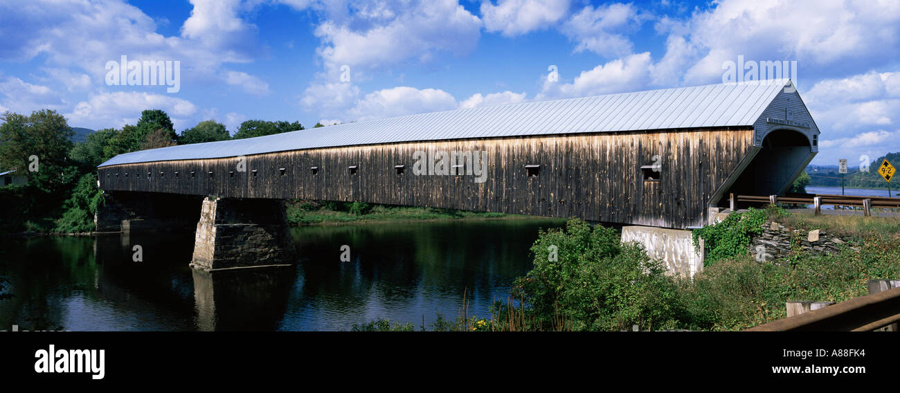 Stati Uniti d'America Vermont New Hampshire il Cornish Windsor ponte che attraversa il fiume Connecticut Foto Stock
