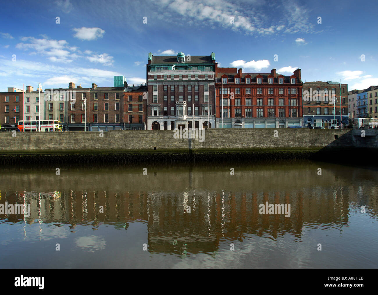 The Clarence Hotel in Dublin possedute da U2 membri della band Bono e il bordo Foto Stock