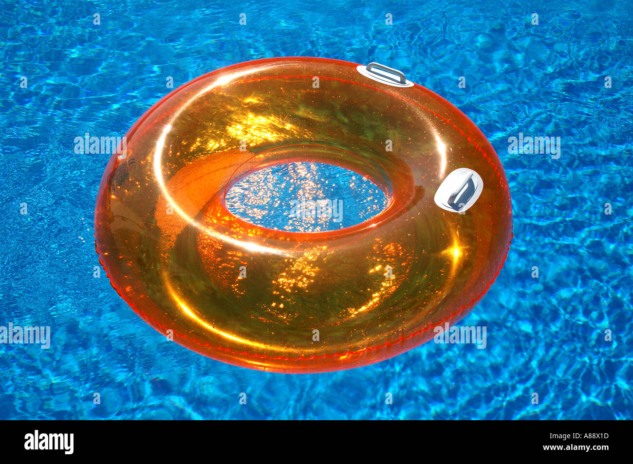 Anello gonfiabile in piscina Grecia SAMOS Foto Stock