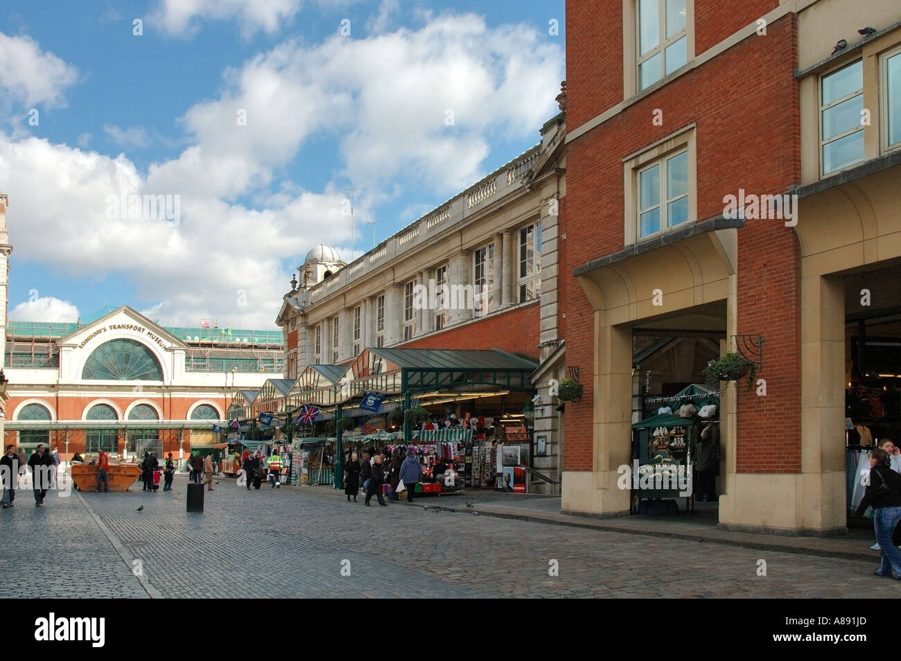 Saltare al Covent Garden, rosso mattone architettura, Londra, Regno Unito, Inghilterra, Europa UE Foto Stock