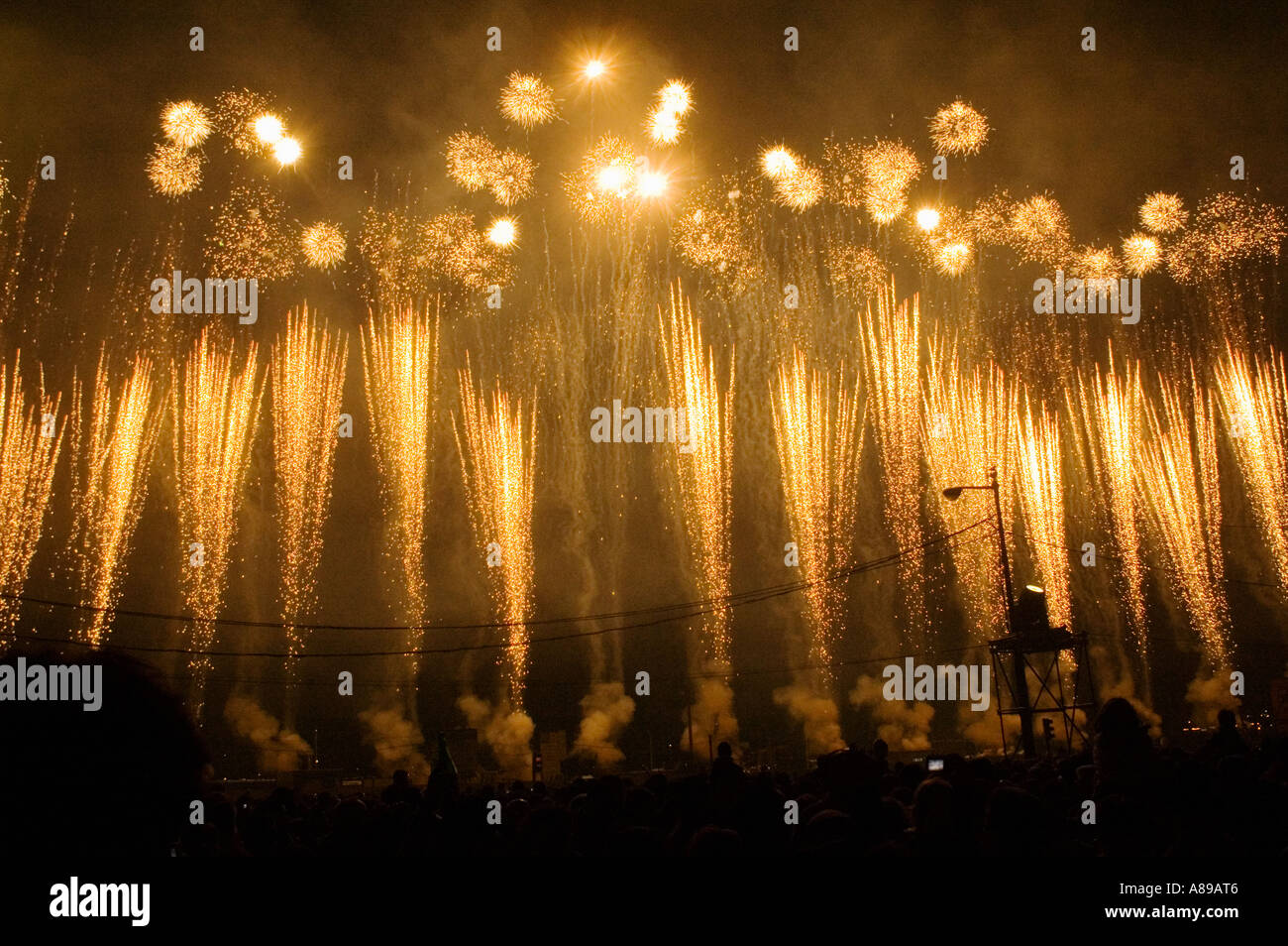 Il Portogallo, Lisbona, fuochi d'artificio, Capodanno Foto Stock