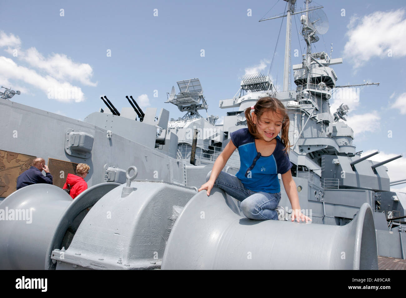 Alabama Mobile County,Mobile,USS Alabama Battleship Memorial Park,esposizione militare,promuovere,vendita prodotti display,ispanico latino Lat Foto Stock