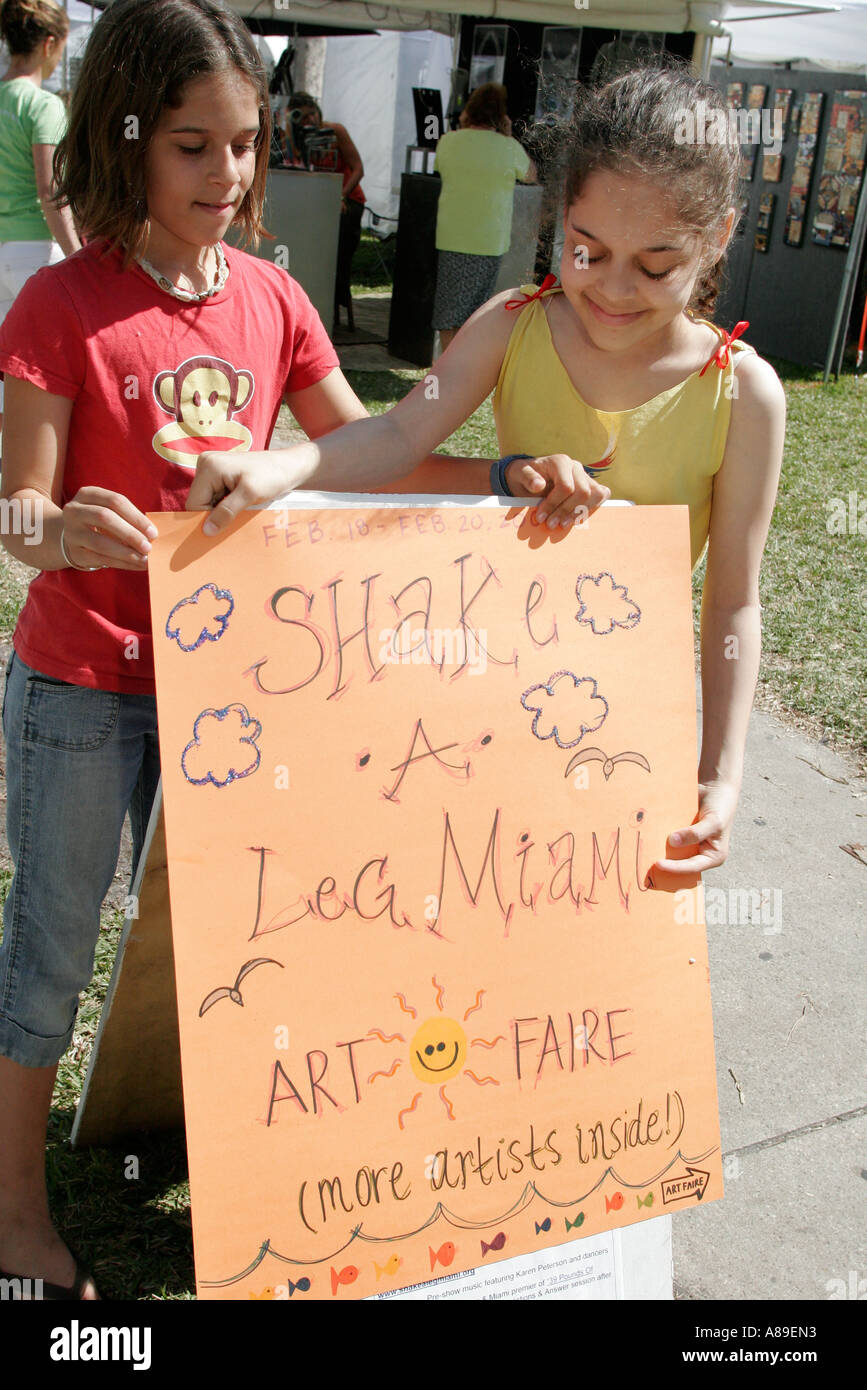 Miami Florida,Festival delle Arti di Coconut Grove,festival,celebrazione,fiera,Shake A leg,studenti con esigenze speciali,immigrato etnico ispanico latino-latino Foto Stock