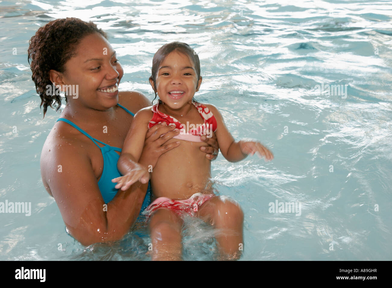 Troy Alabama, centro ricreativo comunitario, centro sportivo, piscina coperta, Black Blacks African African African Minority, adulta adulta donna donne Foto Stock