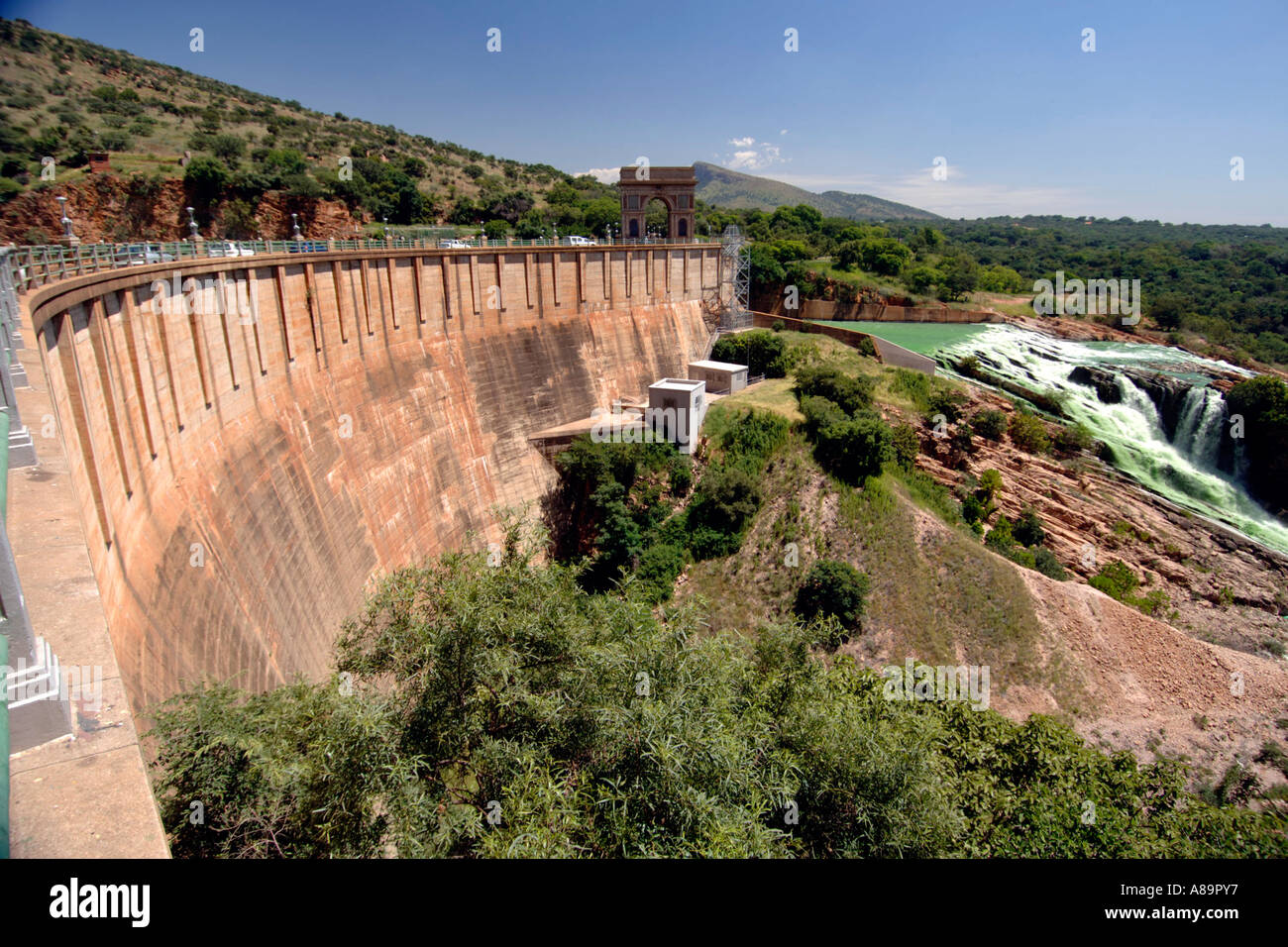 La diga Hartbeespoort parete in Sud Africa Noth provincia occidentale. Foto Stock