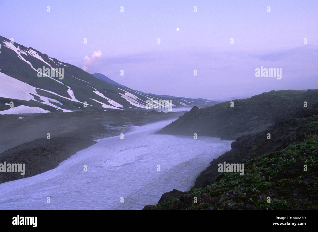 Vista di Vulcano Mutnovski Kamchatka Russia Foto Stock
