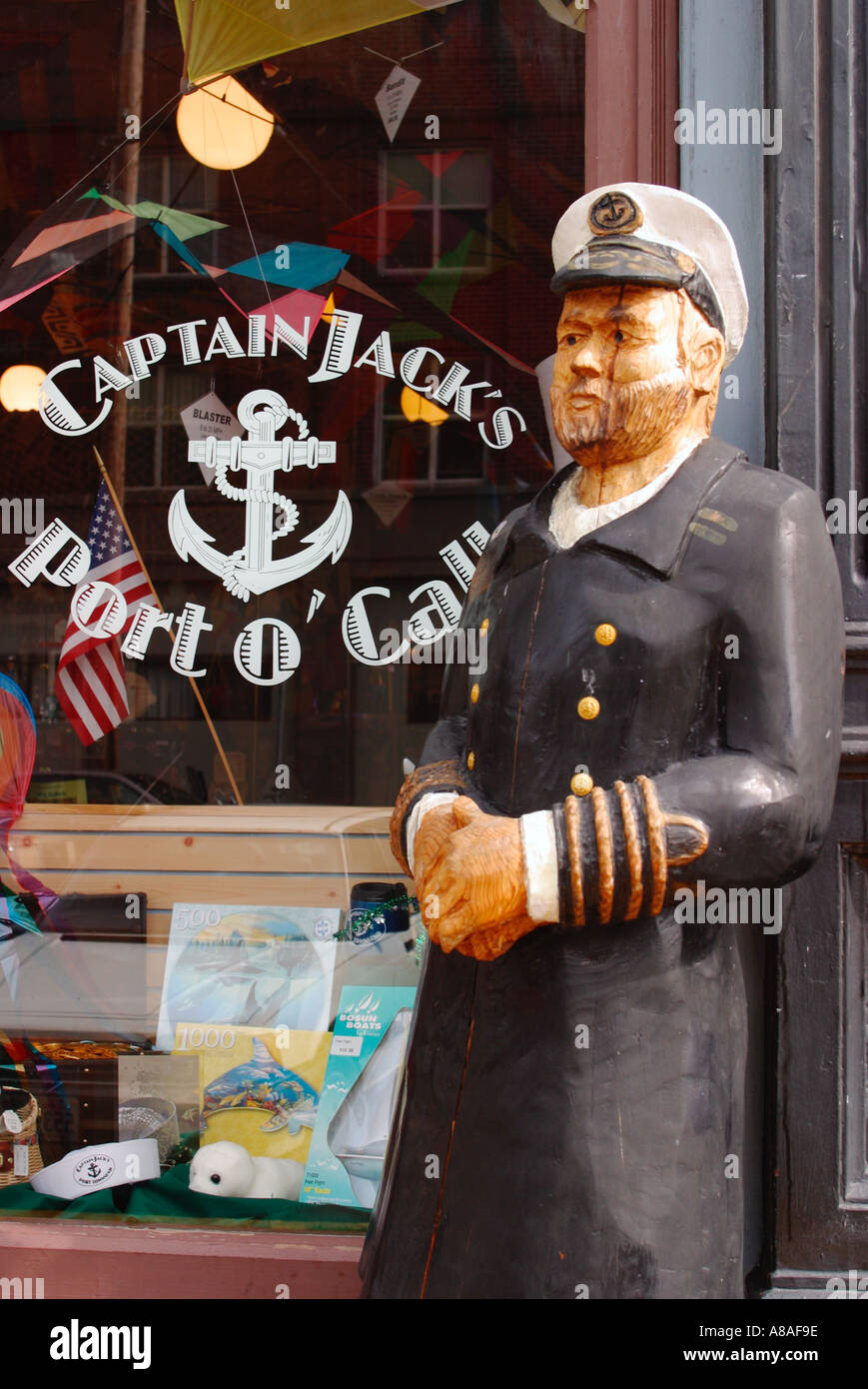 WASHINGTON Port Townsend marinaio di legno statua al di fuori del capitano Jack s store Foto Stock