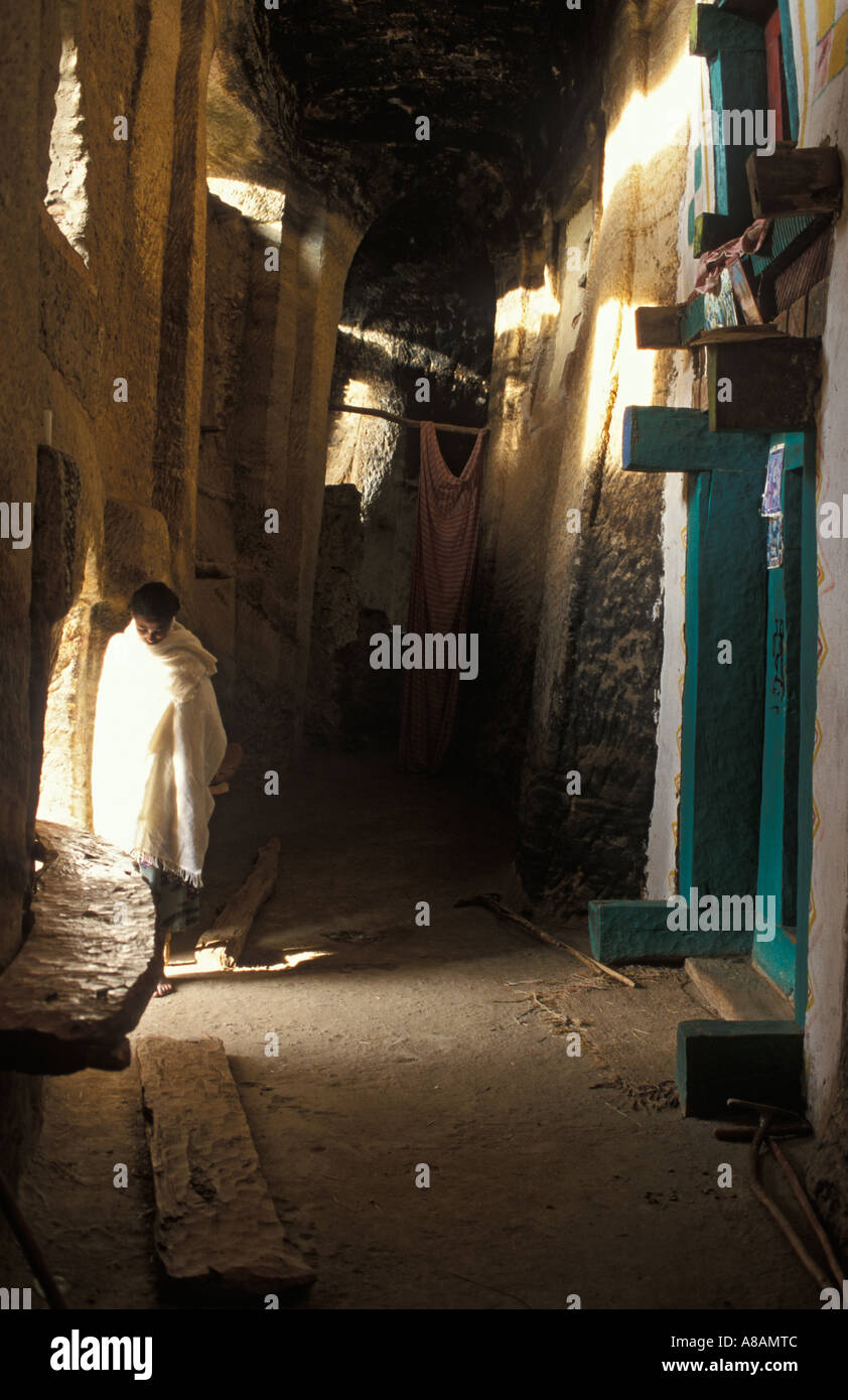 Interior Medhane Alem Adi Kasho rupestri chiesa , Teka Tesfai , Tigray , Etiopia Foto Stock