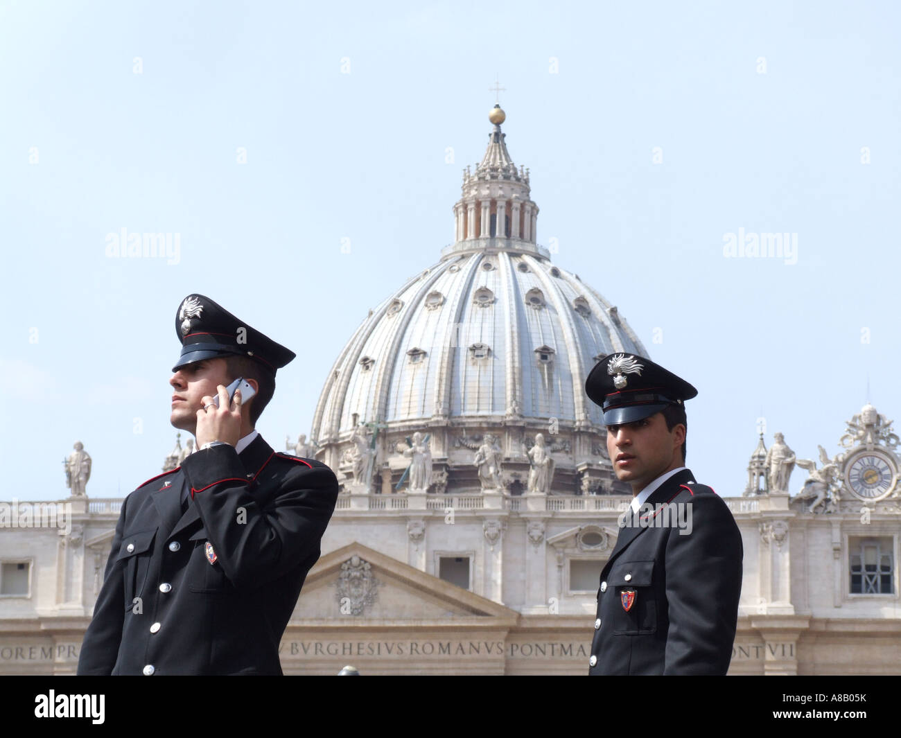 Carabinieri in piazza San Pietro Roma Foto Stock