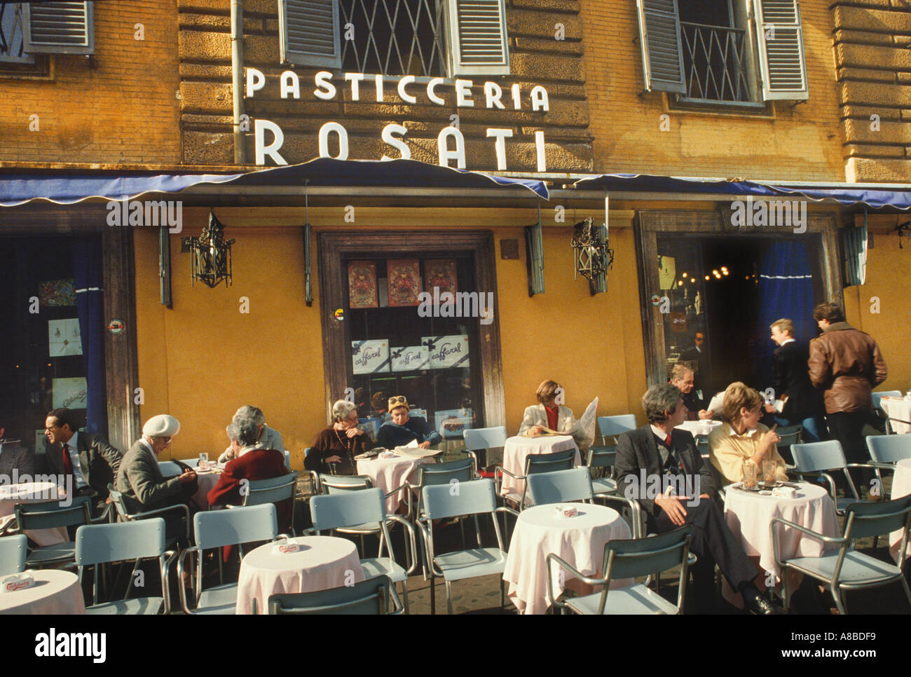 Rosati cafe Piazza del Popolo Roma Italia Foto stock - Alamy