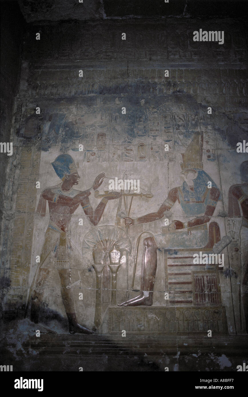 Pitture Murali tempio mortuario del faraone Seti I a abydos egitto Foto Stock