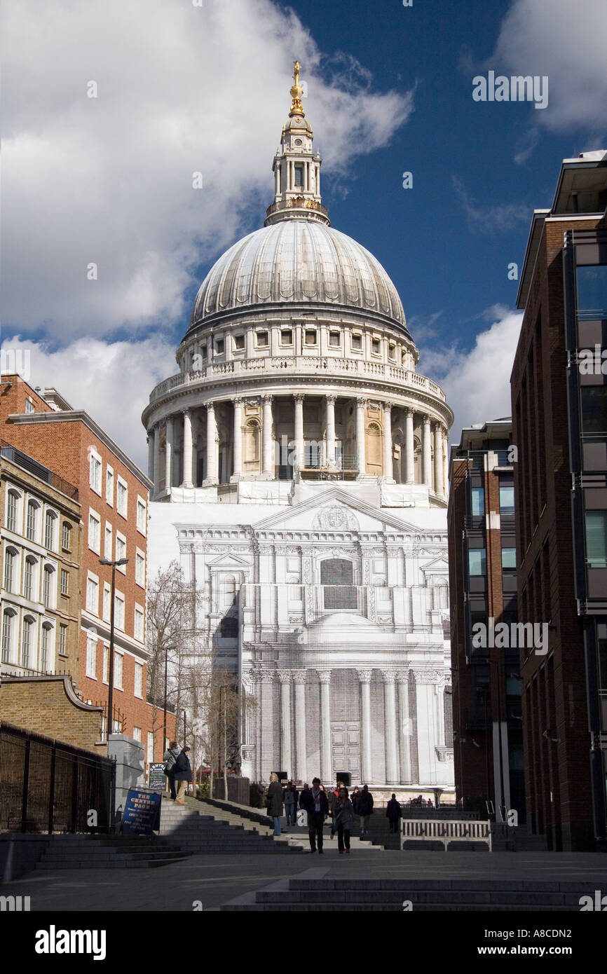 St Pauls vista dal Millennium Bridge 3 Foto Stock