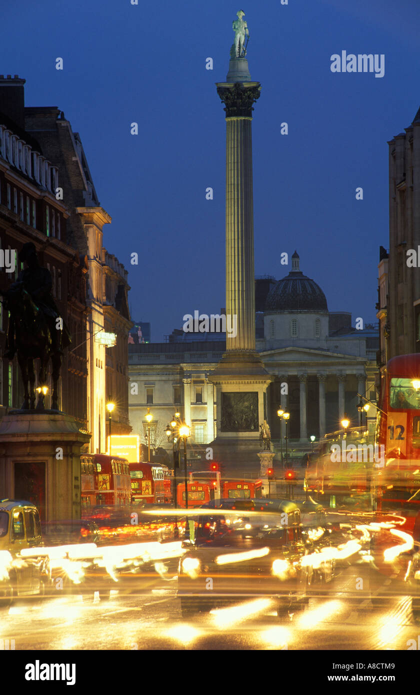 Nelsons Column Trafalgar Square Londra Inghilterra REGNO UNITO Foto Stock