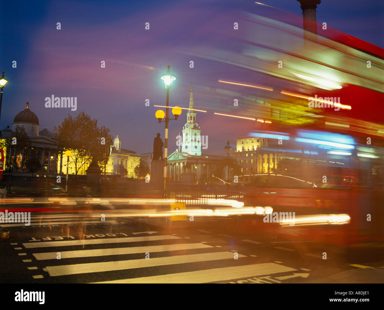Trafalgar Square Londra sera U K Foto Stock