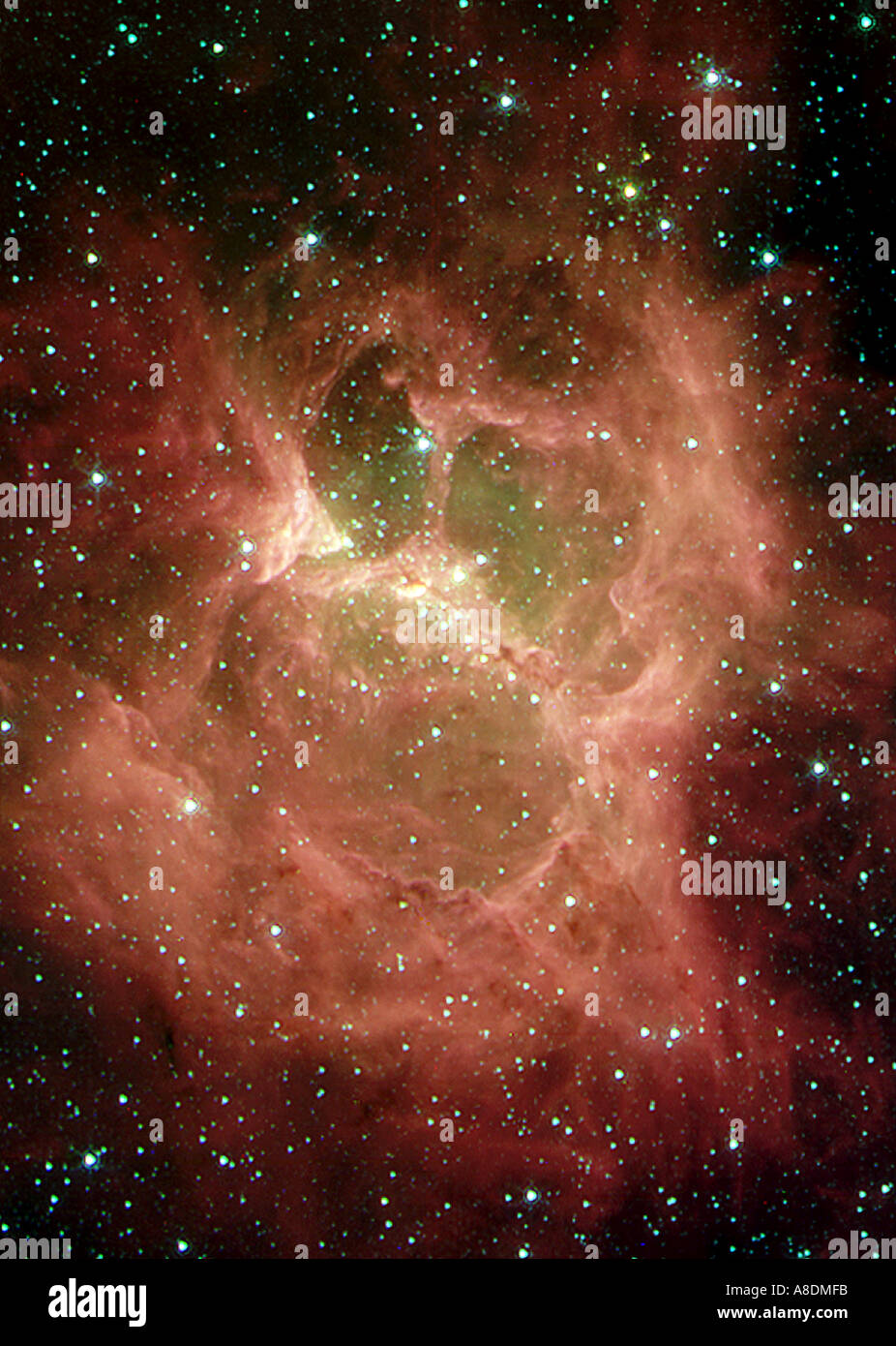 Doppiato il Galactic Ghoul uno scoperto di recente formazione di stelle nebulose trovato dalla NASA s telescopio spaziale Spitzer utilizzando in cerca di calore inf Foto Stock