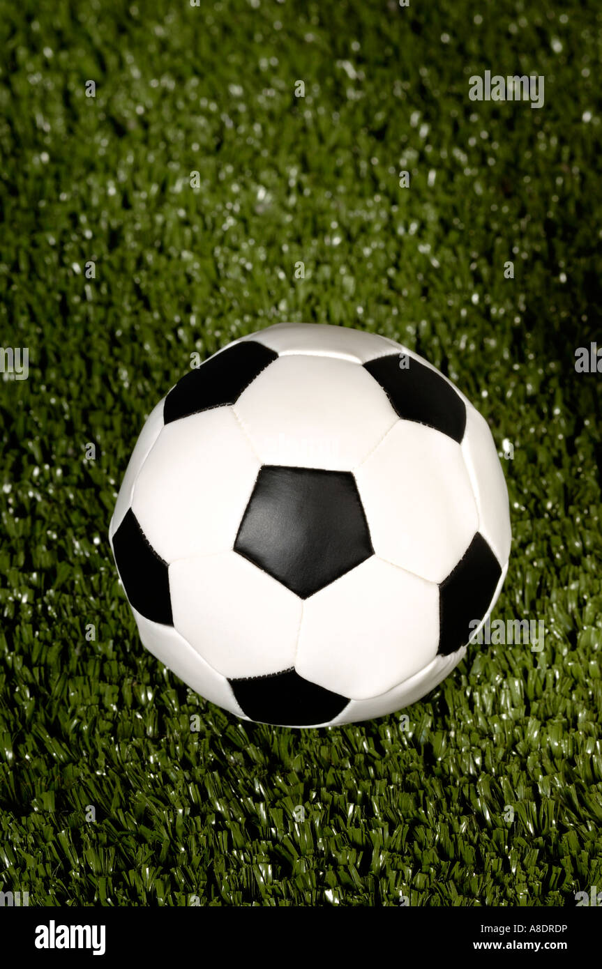 Calcio in erba artificiale Foto Stock