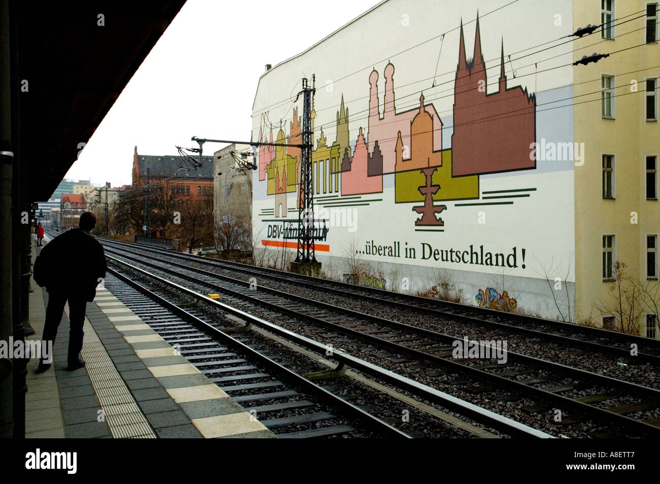 Savignyplatz della S-Bahnstation in Charlottenburg Berlino Germania UE Foto Stock