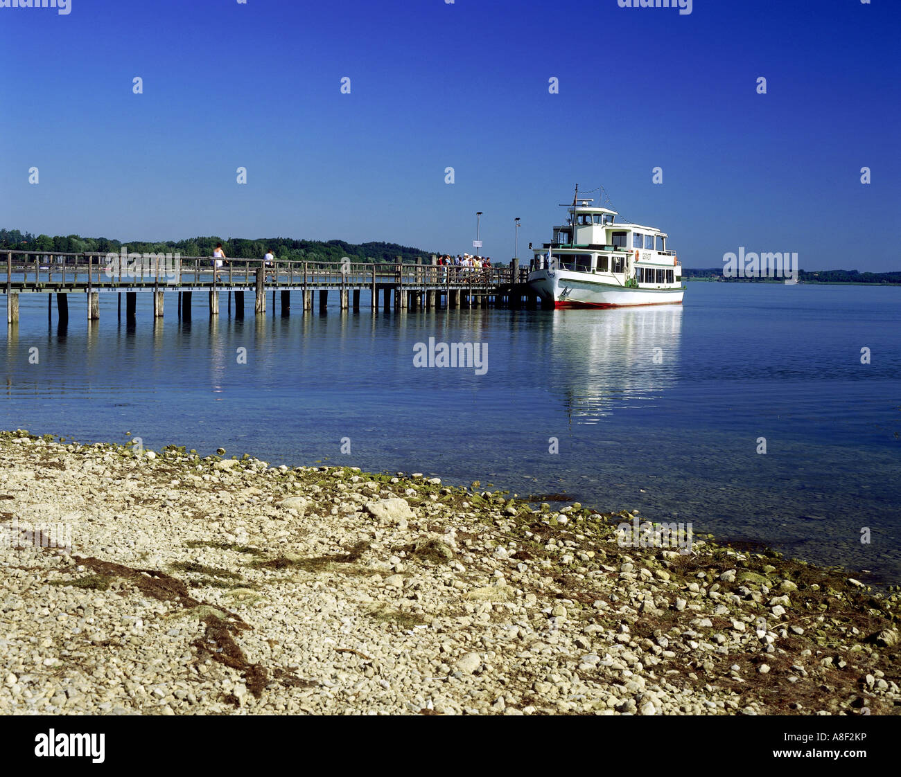 Geografia / viaggi, in Germania, in Baviera, Bernau am Chiemsee, porto, attracco con nave passeggeri, distretto, Felden Additional-Rights-Clearance-Info-Not-Available Foto Stock