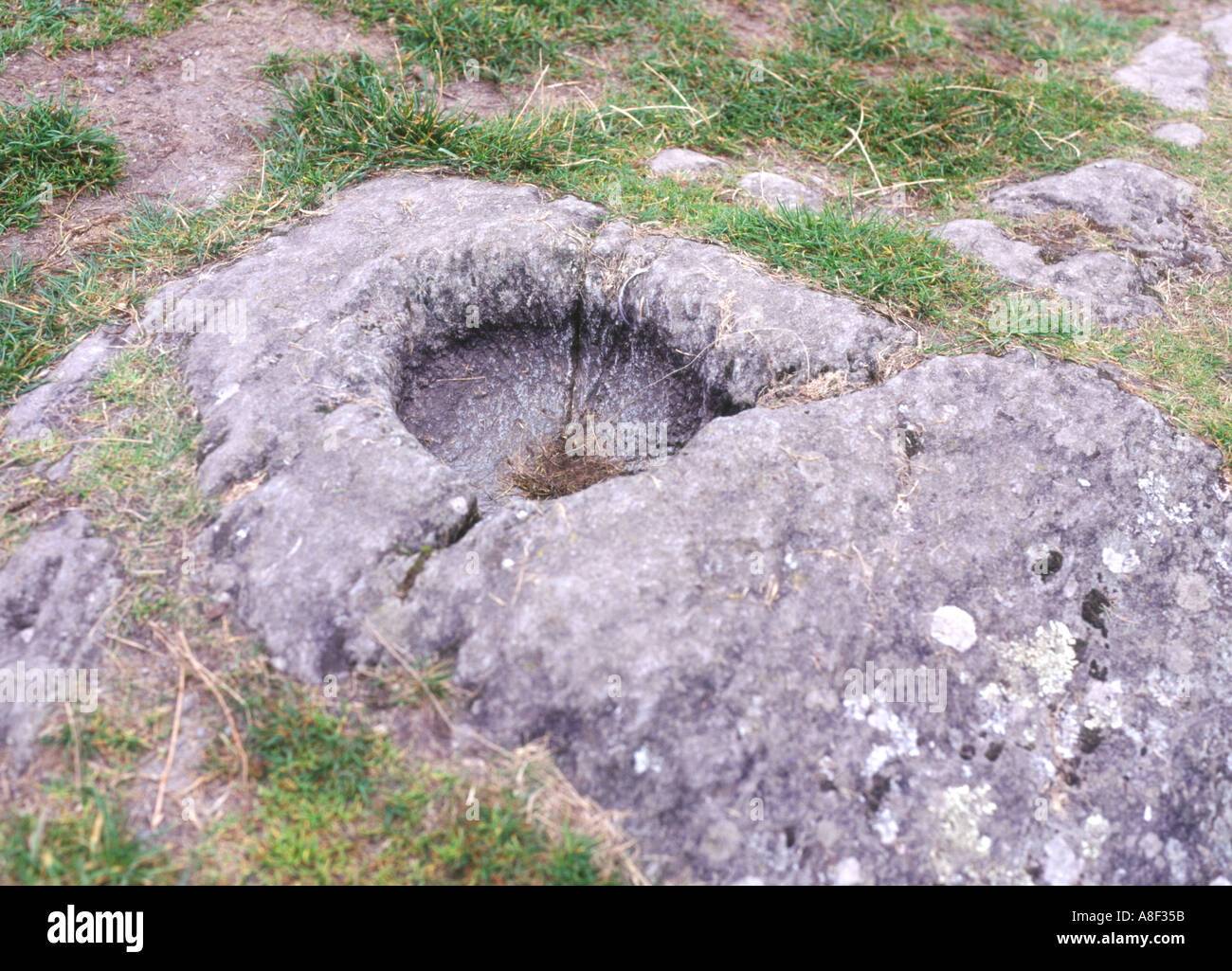 Dh DUNADD ARGYLL bacino di roccia sperone roccioso fort dark age capitale regno di Dalriad Foto Stock