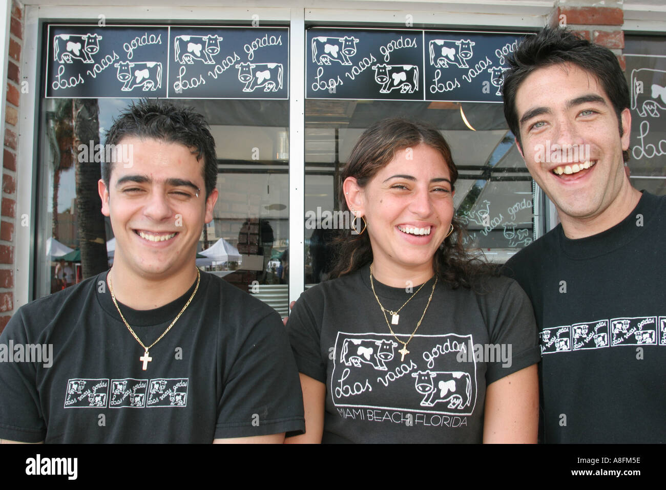 Miami Beach Florida, Normandia Isle, Los vacas gordos, le mucche grasse, Argentinian, ristorante ristoranti cibo mangiare fuori caffè bistrot, camerieri, wa Foto Stock