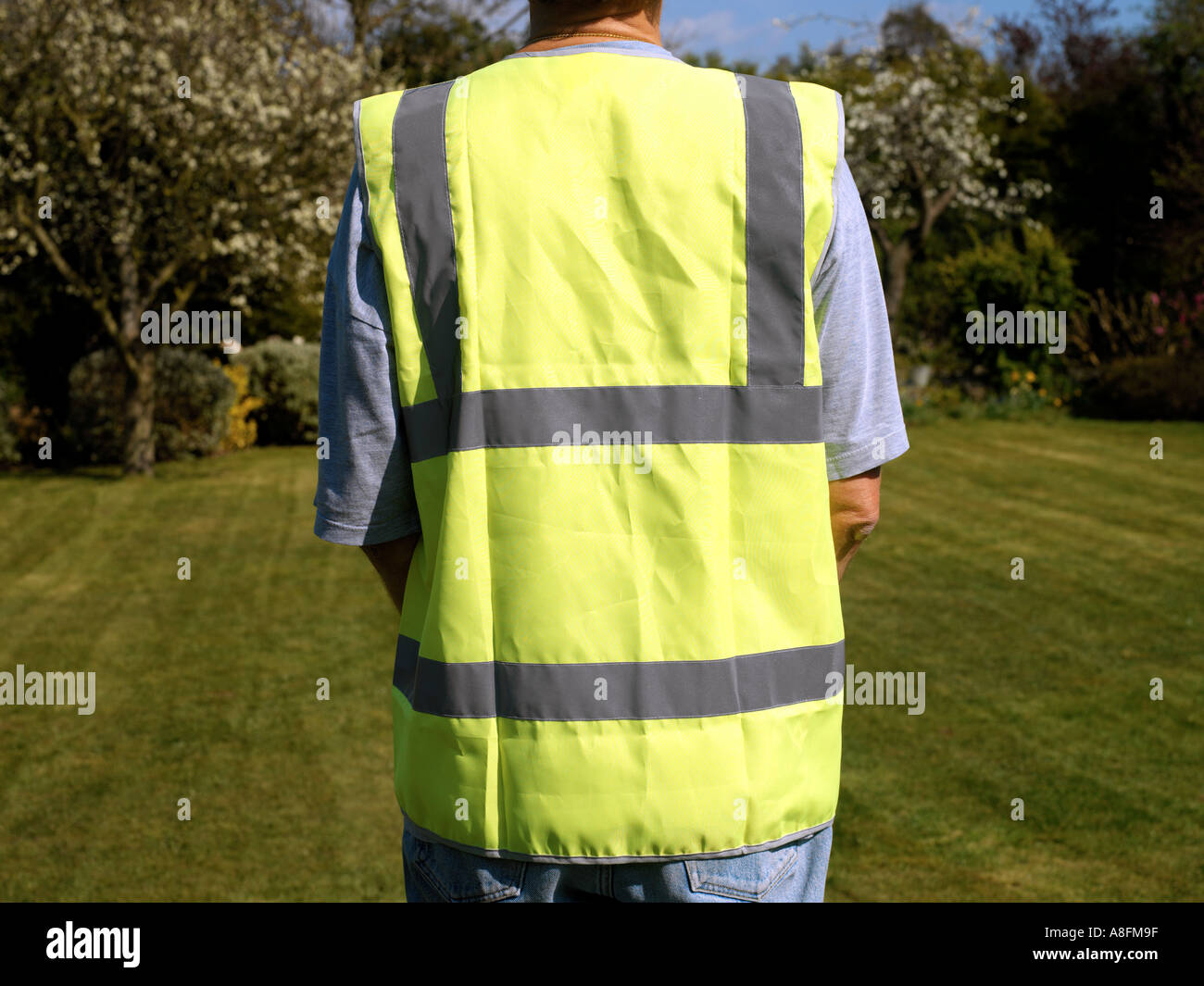 L uomo indossa Gilet di sicurezza Vista laterale Foto Stock